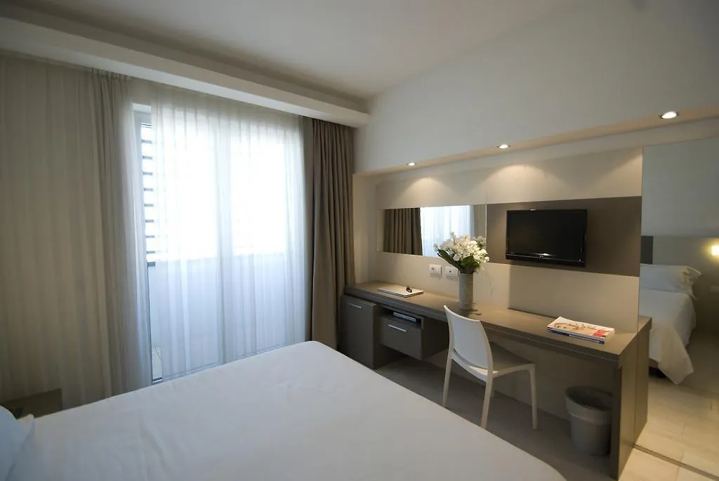 Hotel Cube Rawenna 4*,
